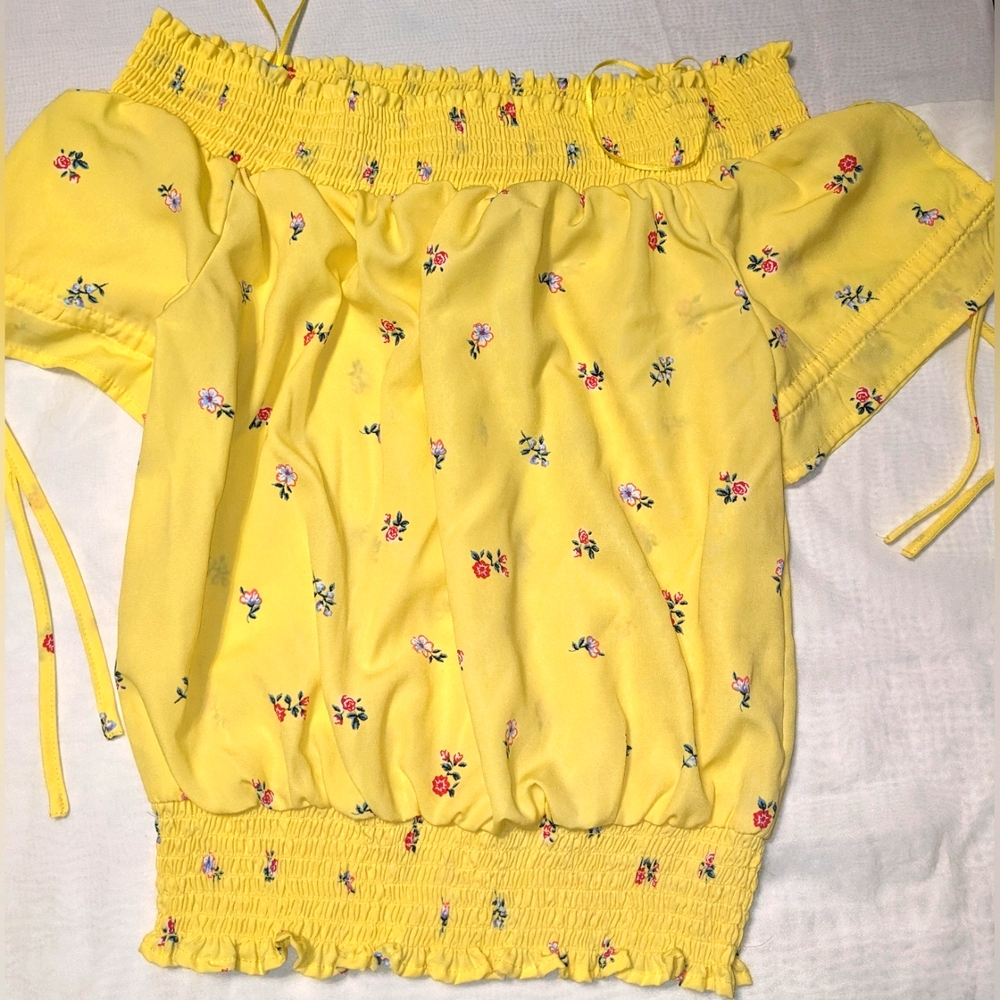 E & M Collection Women's Size L Yellow Floral Off Shoulder Smocked Blouse